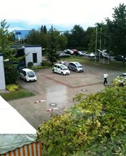 会社の近くで電気自動車展示会？