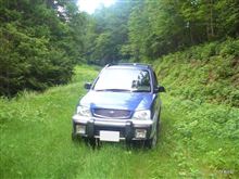 避暑地を求めてスキー場の林道へ 
