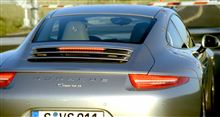 ポルシェ991（911）　リアのロゴには９１１表記がない方がいい