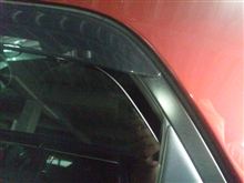 リアのバイザーに要注意