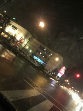 このどしゃ降りのなか