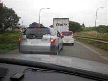 働くクルマと朝から遭遇・・・！？