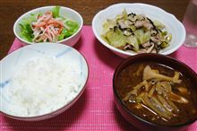キャベツと豚肉の塩昆布蒸し！