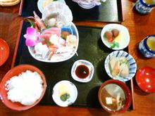 今日のお昼はお刺身三昧