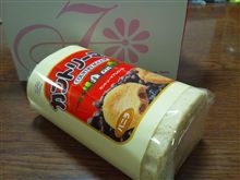 誕生日のケーキはカントリーマアムロール！