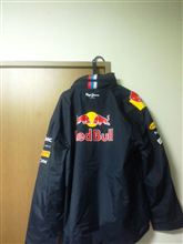 レッドブル翼を授ける。