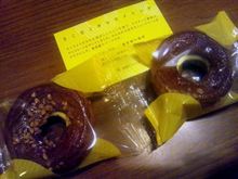 お土産を配ります
