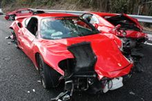 フェラーリ8台、ランボルギーニ1台など高級車の多重事故とな