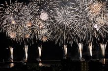 熱海　冬の花火大会