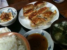 今日は餃子を、