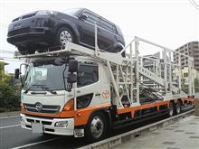 会社の大型積載車