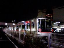 ＪＲ八王子駅に東急5000