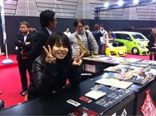 オートサロンのステッカー娘 オートサロンのステッカー娘