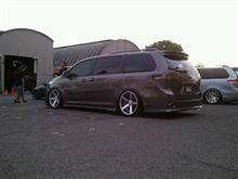 Toyota Sienna Bagged on 20・・・。走った、あのシエナ♪