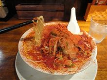情熱の赤ラーメン（やどがり屋）