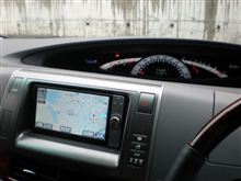 ライト点灯時の計器盤とナビ画面の明るさ
