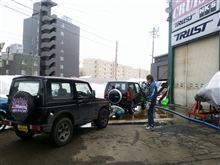 ☆　ＣＲＵＩＳＥ 新人君 タイヤ交換中♪　☆