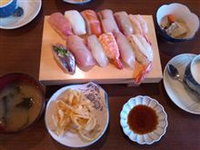 今日のお昼はお寿司でした（訂正）