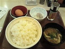 すき家のたまごかけごはん朝食