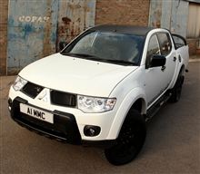 Mitsubishi L200 Barbarian Black Special Edition Ⅱ : UK ・・・・ Mitsubishi L200 Barbarian Black Special Edition Ⅱ : UK ・・・・