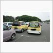 学校の駐車場にて・・・