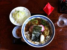 子どもの風邪が移って、ダウンしておりました。「けやき」のラーメンで復活！