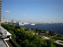横浜は青空がまぶしいです