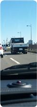何気ない中型ダンプと思いきや・・・、 何気ない中型ダンプと思いきや・・・、