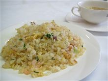 今日のランチは、某ゴルフ場 クラブハウスのやきめしスープ付き 1,050円