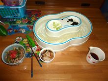 家の中で流しそうめんを楽しみました。