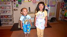 子どもらにとってタオルさえも遊び道具の一つ
