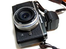 OLYMPUS　PEN（E-P2）　貼り革