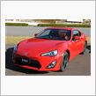 赤色　スポーツカー　と言えば、、、８６?  それともロードスター