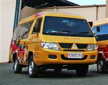 Mitsubishi Colt L300 Shuttle Van ： Indonesia ・・・・
