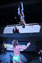 危険技連発に客席悲鳴…飯伏がオメガとの壮絶死闘に激勝=DDT武道館