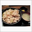 今日のディナーは、「伝説のすた丼屋」すた丼600円＋肉増し130円度々