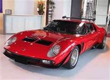 ミウラの　兄弟車　　イオタ。