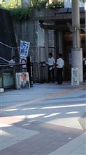 蹴りたい背中