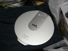 久しぶりにポータブルCDプレーヤーを購入! 久しぶりにポータブルCDプレーヤーを購入!