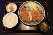 ロースとんかつ定食