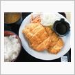 チキンカツが二枚になってる♪