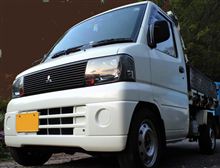 しかし・・・こりゃあ建具屋が作った車か？（ミニキャブ）