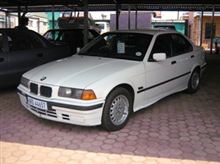 BMW320i    女性が運転しているほうが多いかも！？ 