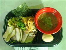 モツのつけ麺とトンコツラーメンと角ふじのつけ麺と♪