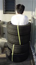サーキット用タイヤ到着
