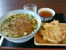 “Y山会社”近くのうどん屋でランチ