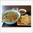 “Y山会社”近くのうどん屋で ...