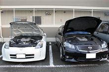 兄弟車（ＶＱ３５ＨＲ）のエンジンルーム比較