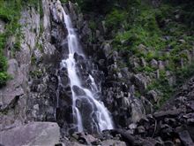 最上川源流に佇む名瀑【火焔滝】(ひのほえのたき) 最上川源流に佇む名瀑【火焔滝】(ひのほえのたき)