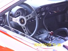ミウラ　運転席。